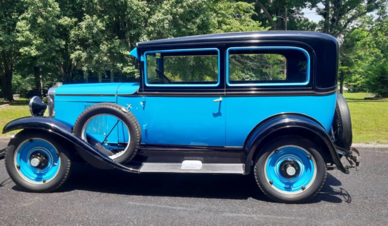 
								1929 Chevy Sedan full									