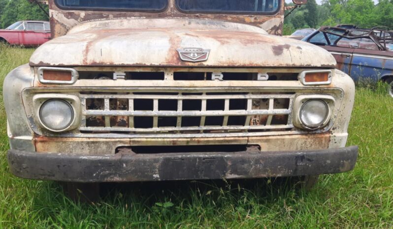 
								1965 Ford Milk Truck full									