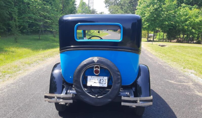 
								1929 Chevy Sedan full									
