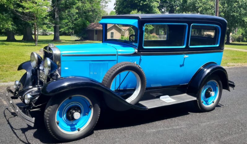 
								1929 Chevy Sedan full									