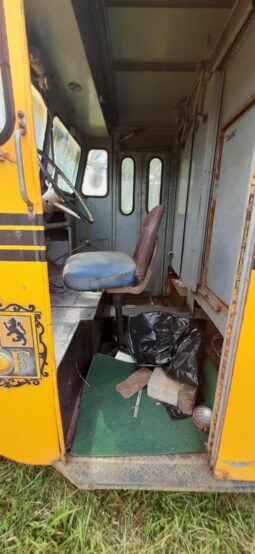 
										1965 Chevy c60 Milk Truck full									