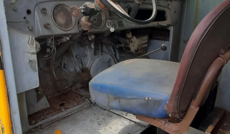 
								1965 Chevy c60 Milk Truck full									