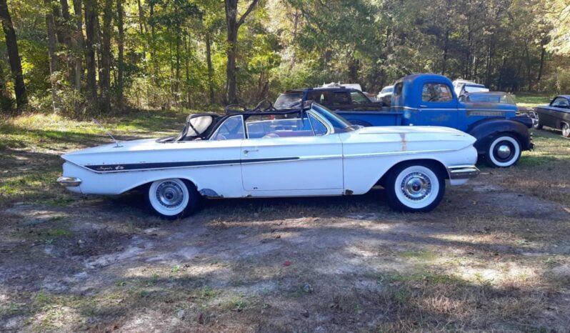 
								1961 Chevy Impala Convertible full									