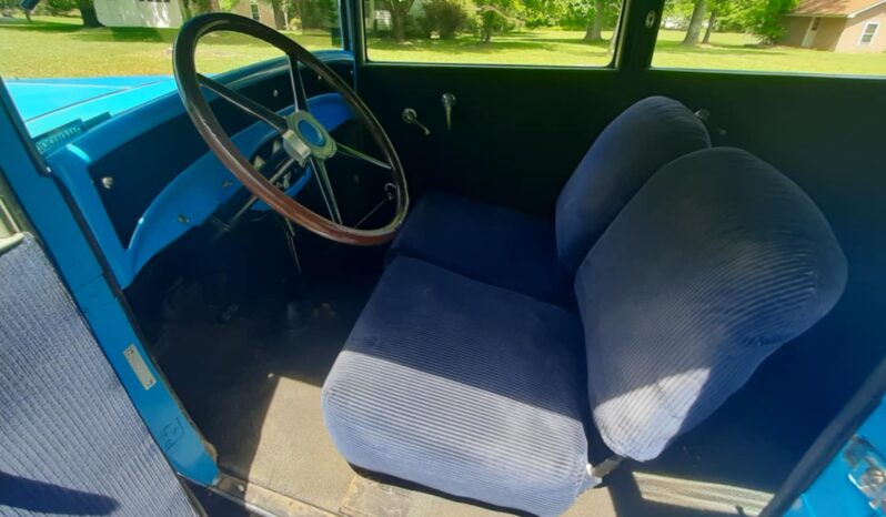 
								1929 Chevy Sedan full									