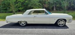 
										1964 Chevy Impala Super Sport full									