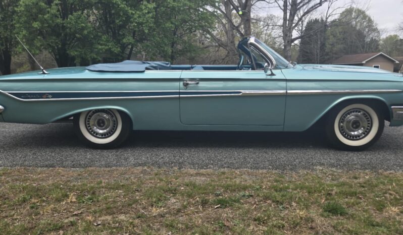 
								1961 Chevrolet Impala Convertible full									