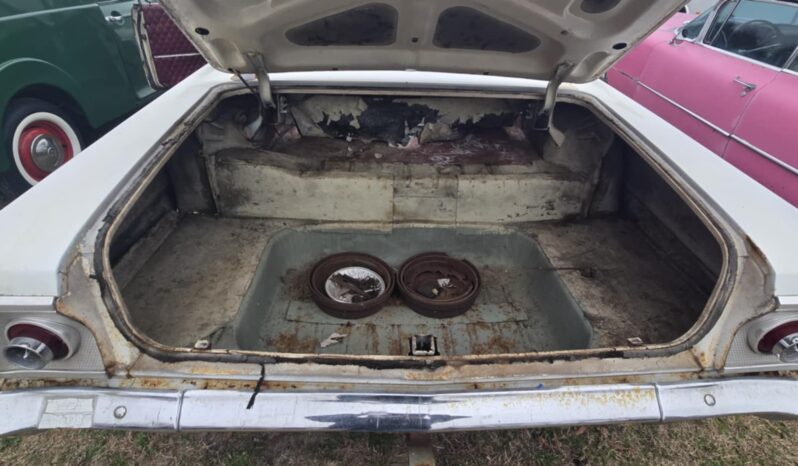 
								1963 Chevrolet Impala Super Sport Convertible full									