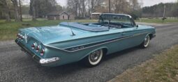 
										1961 Chevrolet Impala Convertible full									