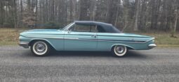 
										1961 Chevrolet Impala Convertible full									