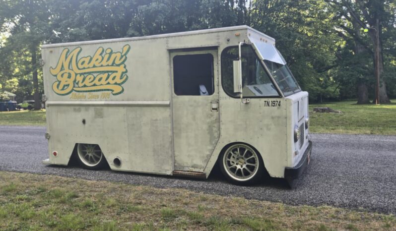 
								1966 Aluminum Shorty Panel Van full									