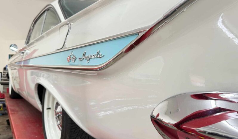 
								1961 Chevrolet Impala Bubbletop full									