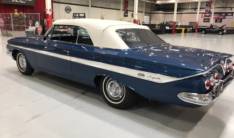 
								1961 Chevrolet Impala Convertible full									