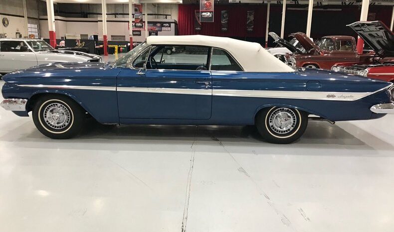 
								1961 Chevrolet Impala Convertible full									