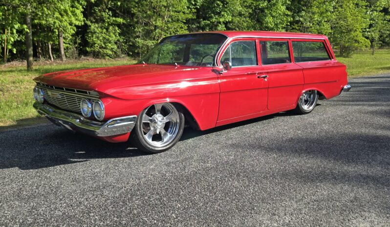 
								1961 Chevrolet Parkwood full									