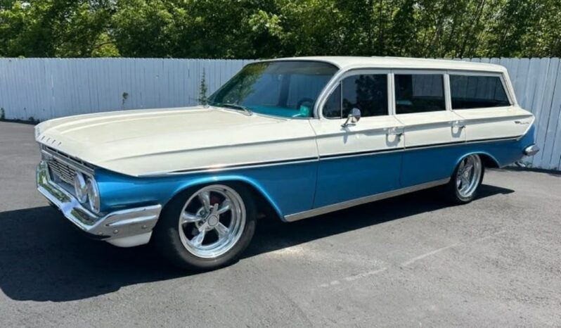 
								1961 Chevrolet Parkwood full									