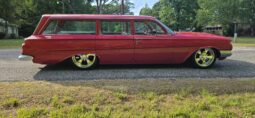 
										1961 Chevrolet Parkwood full									