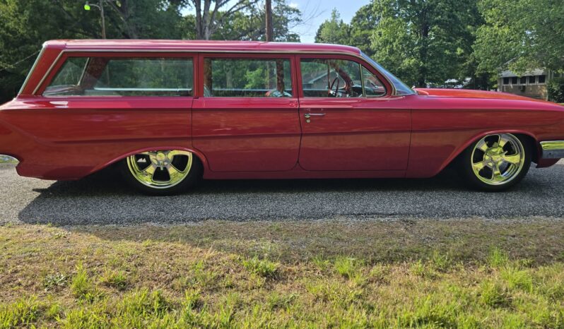 
								1961 Chevrolet Parkwood full									