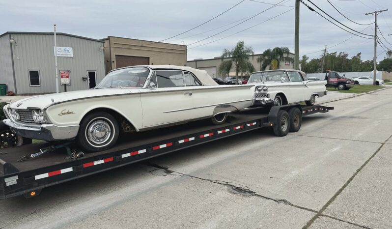 
								1961 Ford Sunliner full									