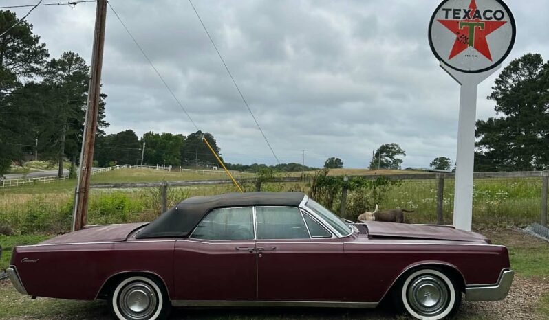 
								1967 Lincoln Continental full									