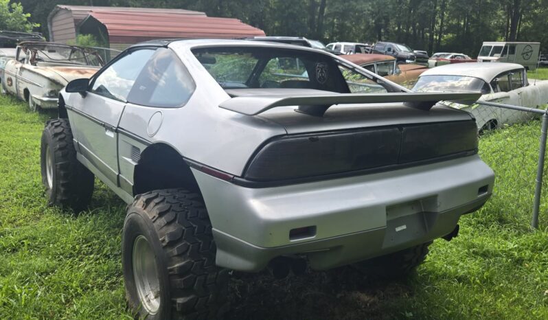 
								1986 Pontiac Fiero full									